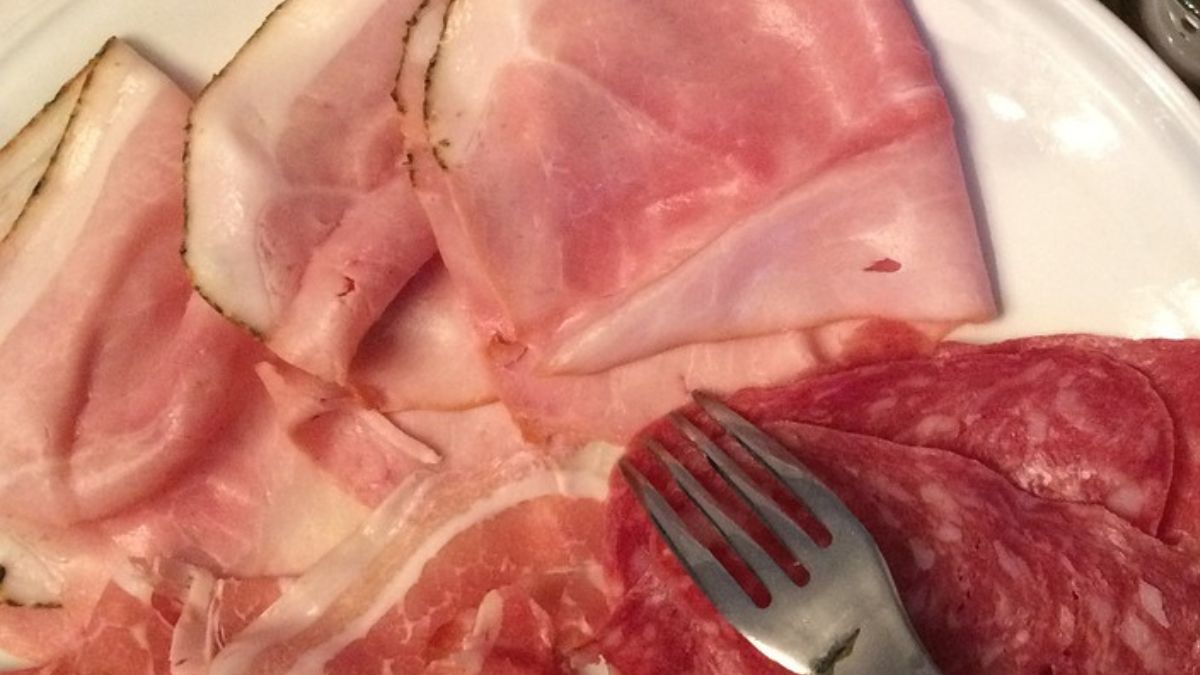 Zobacz, jak odświeżyć wędlinę