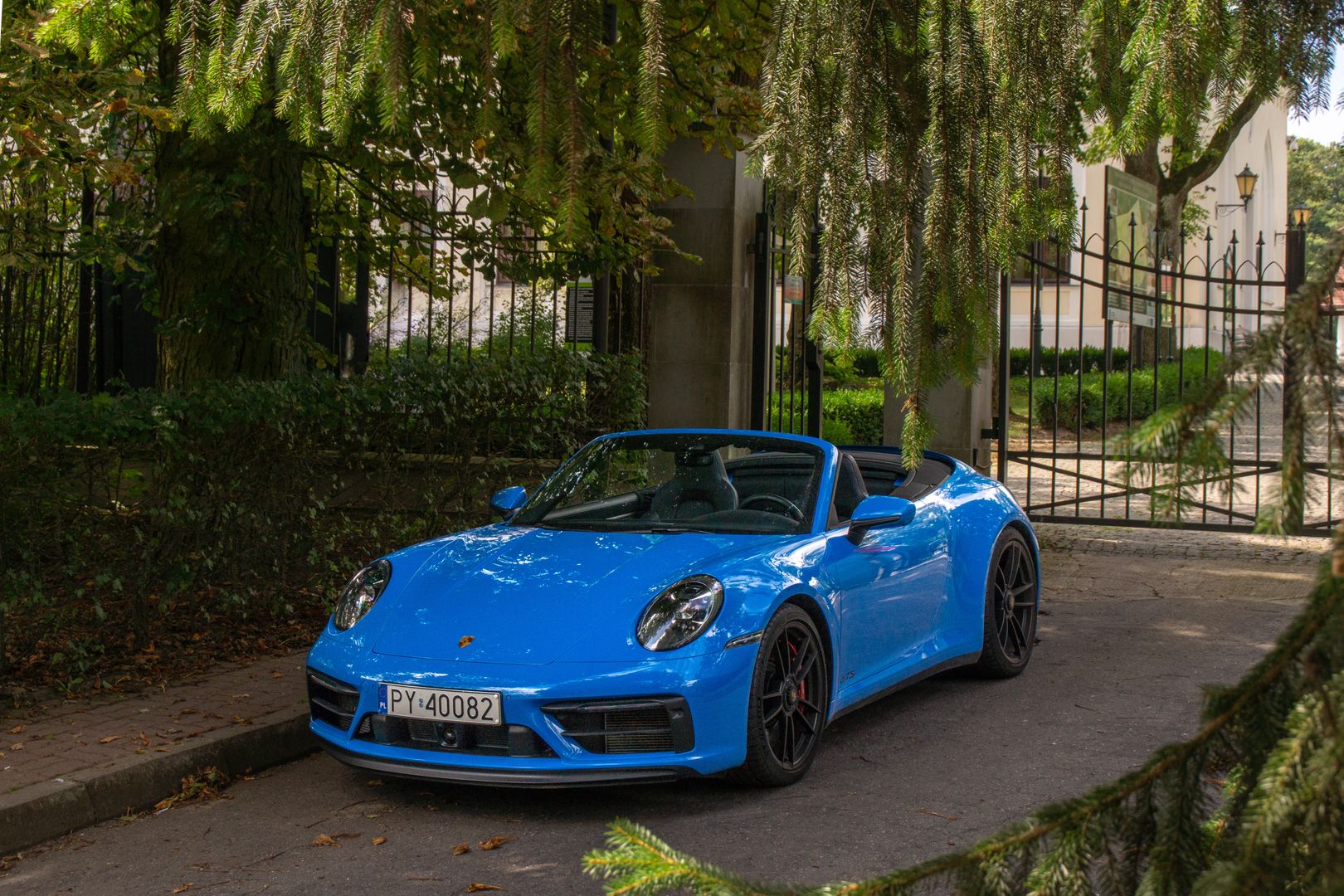 Porsche 911 Carrera 4 GTS Cabriolet