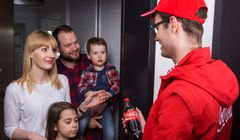 Bloger z MniamMniam.pl w akcji samplingowej Coca-Coli