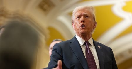 "Trump to polityk "klikbajtowy". Europa musi zachować spokój"