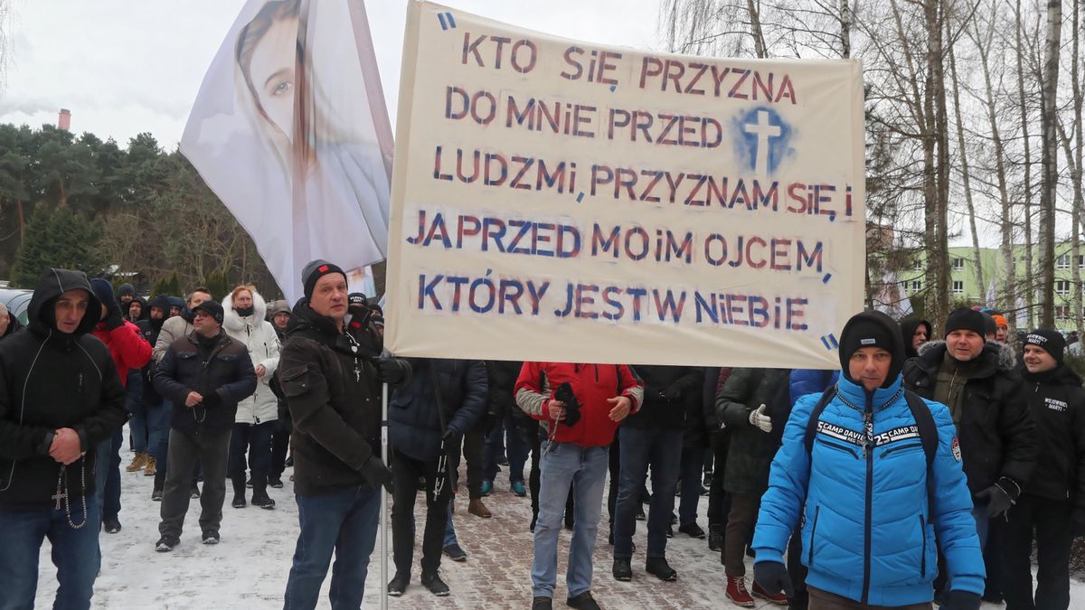 spotkanie Wsp�lnoty Wojownik�w Maryi
Roman Zawistowski
flaga, katolicy, Og�lnopolskie, poch�d r�a�cowy, religia, spotkania, spotkanie, transparent, wiara, wierz�cy, wojownicy Maryi, Wsp�lnota