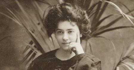 Sadystyczna obsesja przez tysiąclecia niszczyła życie kobiet. Dopiero 100 lat temu wezwano do walki z tym "kultem"