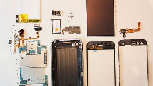 Jak rozebrać iPhone'a 3G S? 1