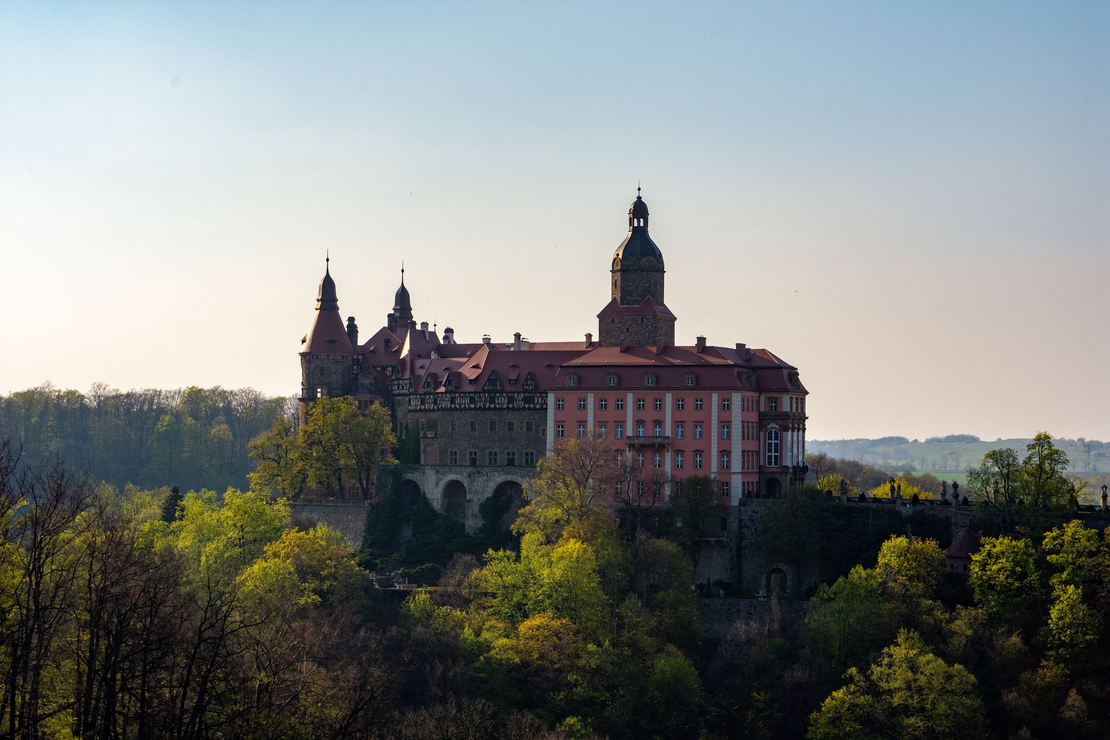 zamek, zabytek, architektura, wzniesienie, szlak, podziemia, wojna, hitler, tajemnica, krajobraz, historia