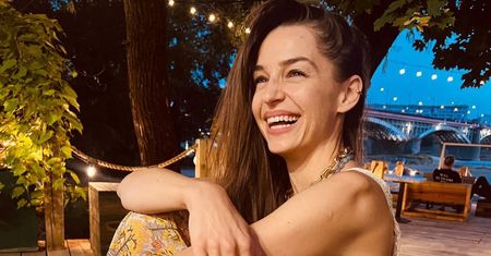 RZADKI WIDOK: Agnieszka Więdłocha zachwyca SMUKŁĄ sylwetką podczas plażowania w bikini: "SYRENA wyszła z morza" (FOTO)