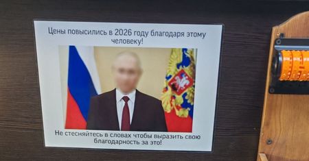Taki plakat w rosyjskim sklepie. Nacjonaliści nie wytrzymali