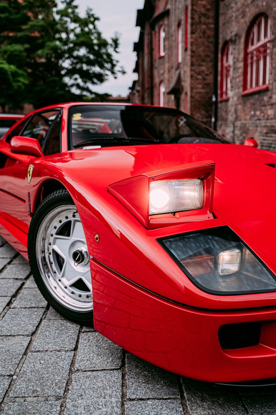 Ferrari F40 w Ferrari Katowice (1990)