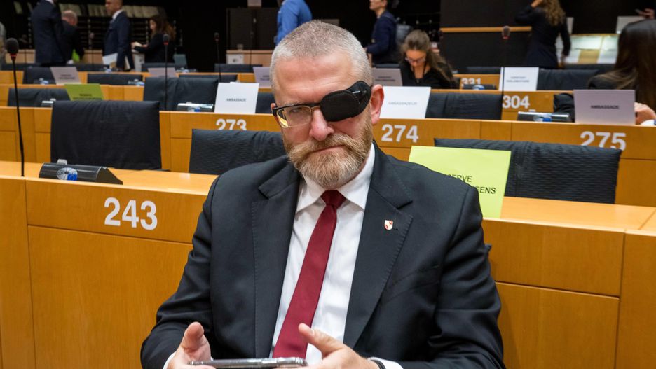 Grzegorz Braun
Wiktor D�bkowski
aktywizm, Belgia, Bruksela, demokracja, dziennikarz, europos�owie, g�osowanie, grupy polityczne, instytucje, kandydaci, komisja, mi�dzynarodowe uznanie, nagroda sacharowa, nominacja, opaska na oku, opozycja, Parlament Europejski, podkomisja, polityka europejska, prawa cz�owieka, prawa obywatelskie, prezentacja, proces polityczny, przestrze� obywatelska, represje, rozw�j, sesja parlamentarna, sprawy zagraniczne, unia europejska, wyr�nienie