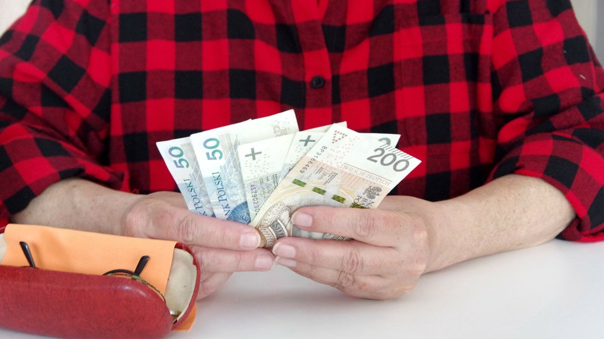 Stock MaBa
Fot. Zofia i Marek Bazak/East News
N/z liczenie domowego budzetu - problemy finansowe w roku 2023.
MAREK BAZAK