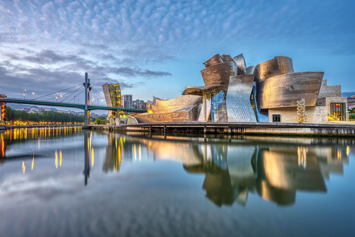 Muzeum Guggenheima to nie tylko wyjątkowa budowla,, ale także wspaniałe ekspozycje wewnątrz
