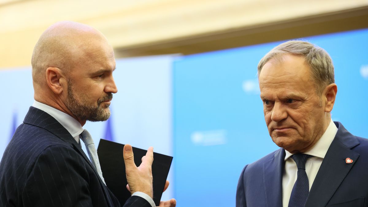 Donald Tusk, Rafa� Brzoska
Warszawa, 24.03.2025. Premier Donald Tusk (P) i pe�nomocnik przedsi�biorc�w ds. deregulacji  Rafa� Brzoska (L) po spotkaniu z przedstawicielami strony spo�ecznej w sprawie deregulacji, 24 bm. w Kancelarii Prezesa Rady Ministr�w w Warszawie. (aldg) PAP/Leszek Szyma�ski
Leszek Szyma�ski
deregulacja, polityk, polityka, spotkanie, strona spo�eczna, w kprm