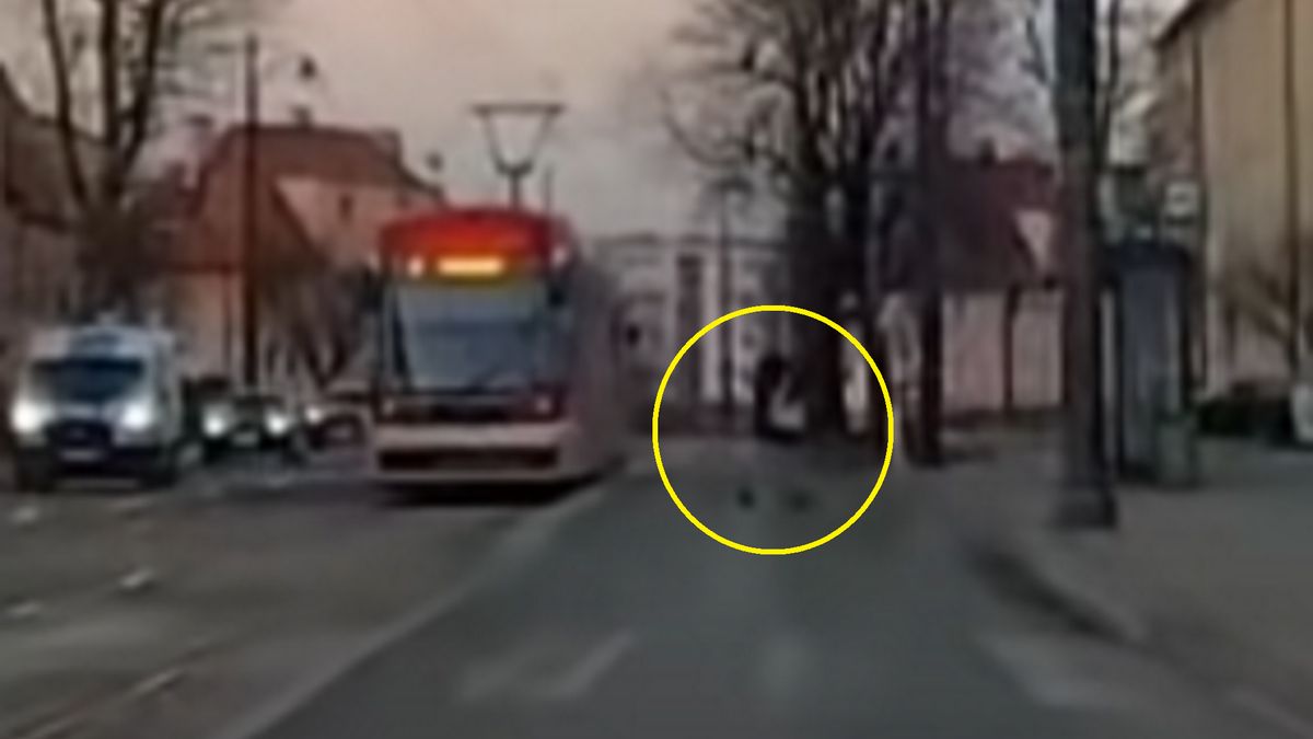 Kobiecie uciekł tramwaj