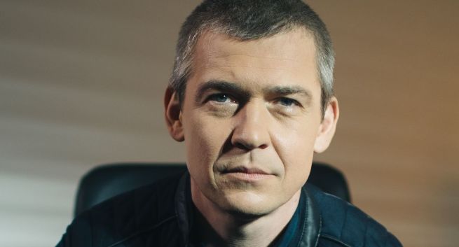 Wirtualna Polska pokaże program kryminalny „Akta zbrodni”, gospodarzem były profiler policyjny (wideo)