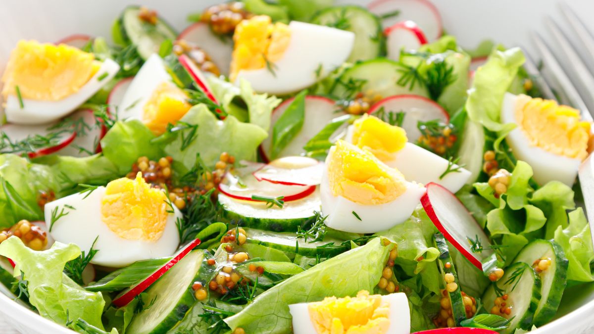 Lekka, wielkanocna sałatka