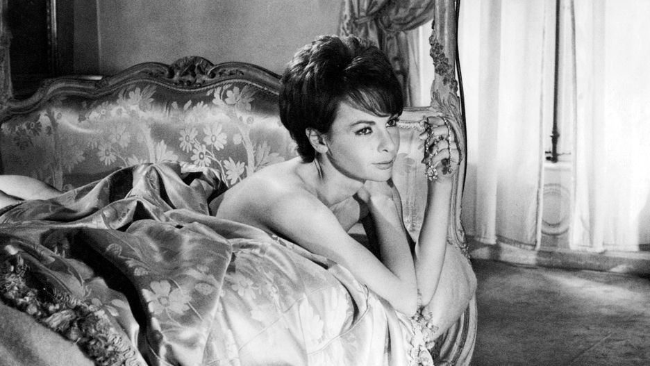 Françoise Arnoul w filmie "Diabelskie Sztuczki"  z 1962 r. w reż. Juliena Duviviera