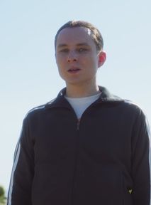 Ralph Kaiminski wbija na deski teatru? "Nie bój się na zapas!" to kameralny powrót do "Młodości" [RECENZJA]