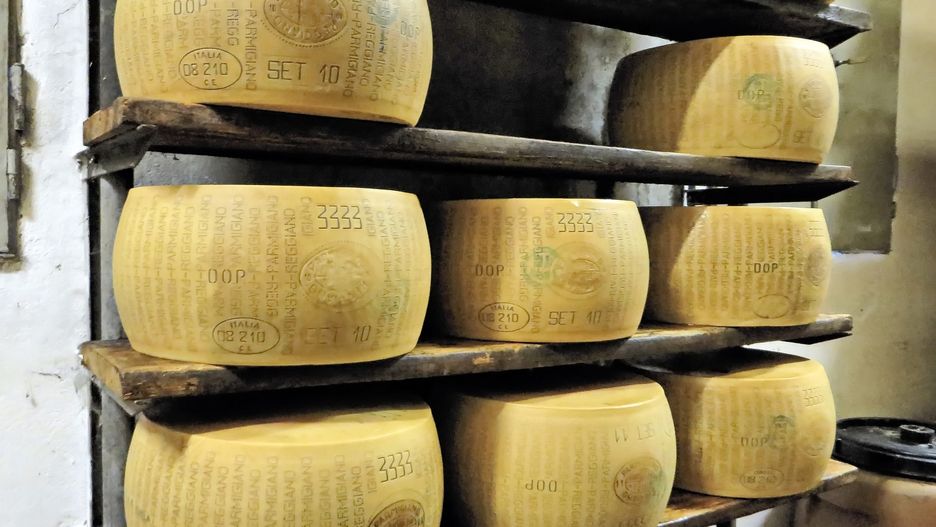 Oryginalny parmezan powinien spełniać konkretne normy