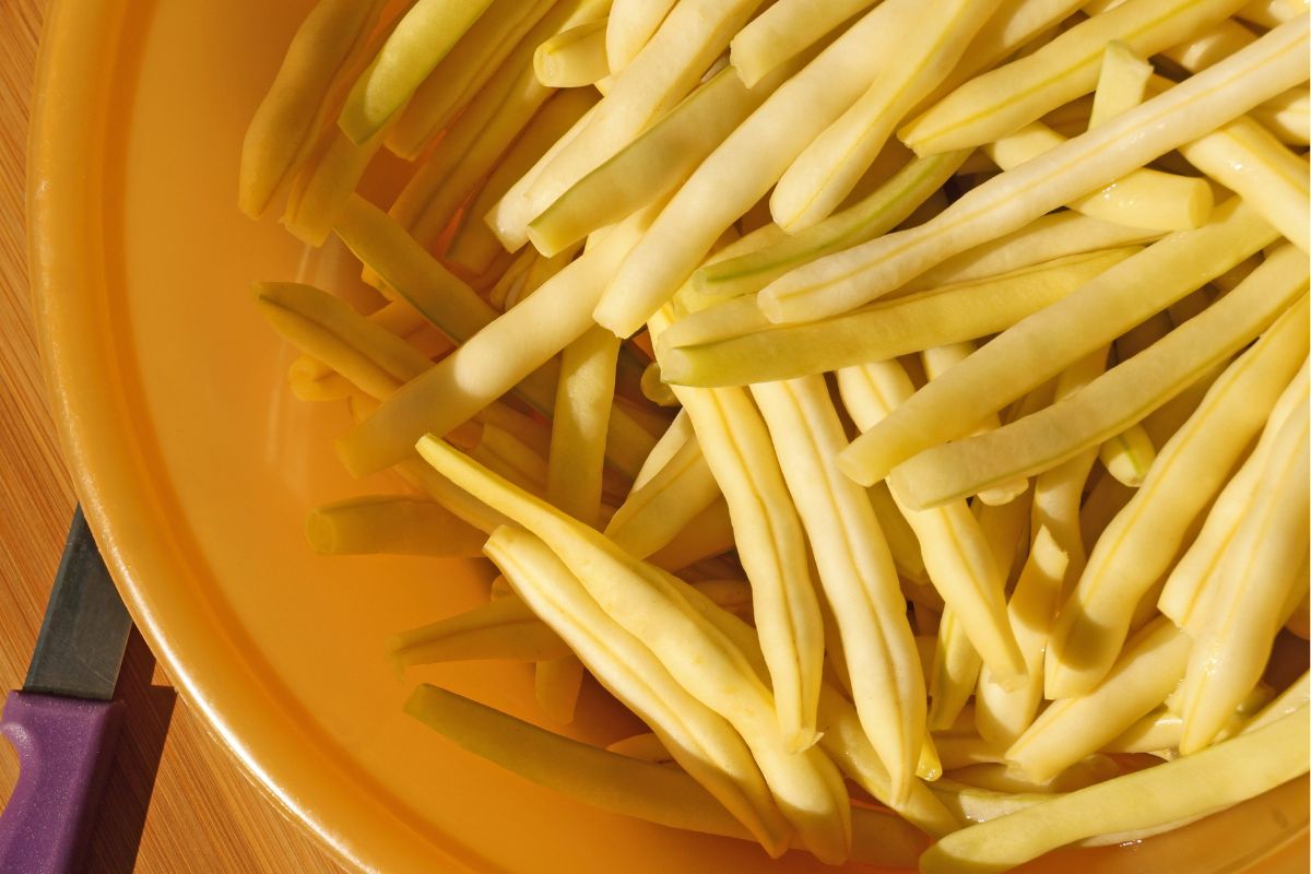 Babcia pokazała mi trik na fasolkę szparagową. Wystarczy 5 minut i cały kilogram będzie obrany