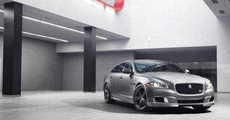 Jaguar XJR - zadziorna limuzyna zadebiutuje w Nowym Jorku