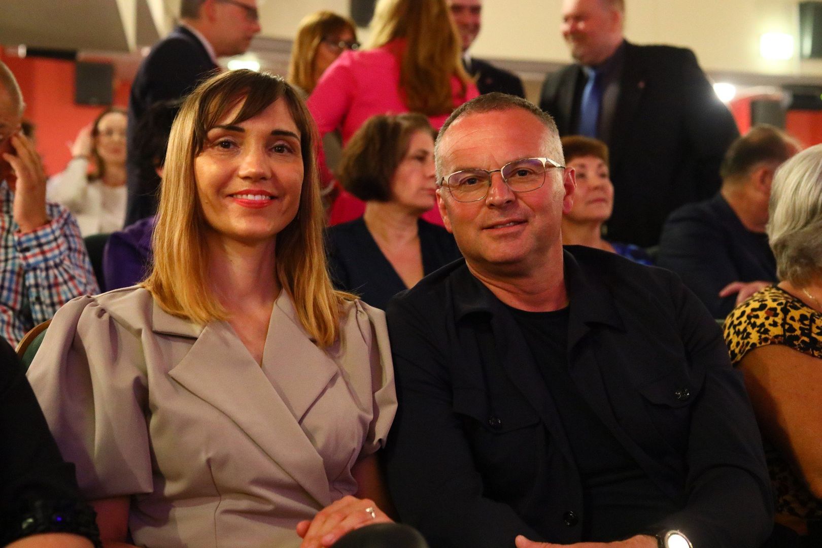 Radny miasta Kielce, Przewodniczący Komisji Rodziny i Polityki Społecznej, Arkadiusz Ślipikowski wraz z żoną