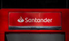 Masowe zwolnienia w brytyjskim Santanderze. Do likwidacji 1/4 oddziałów