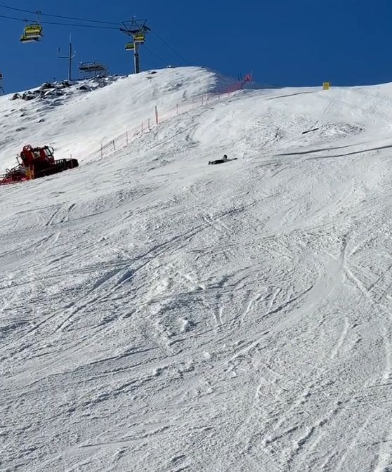 Roksana Węgiel zjeżdża ze stoku... na leżąco