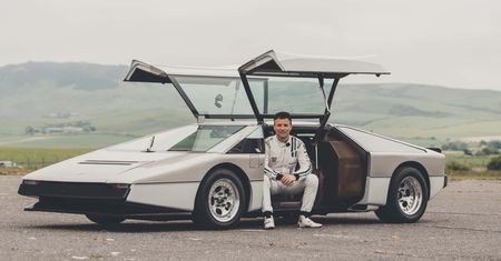 Mogą mu zazdrościć współczesne auta. 44-letni aston martin wykręcił ponad 320 km/h