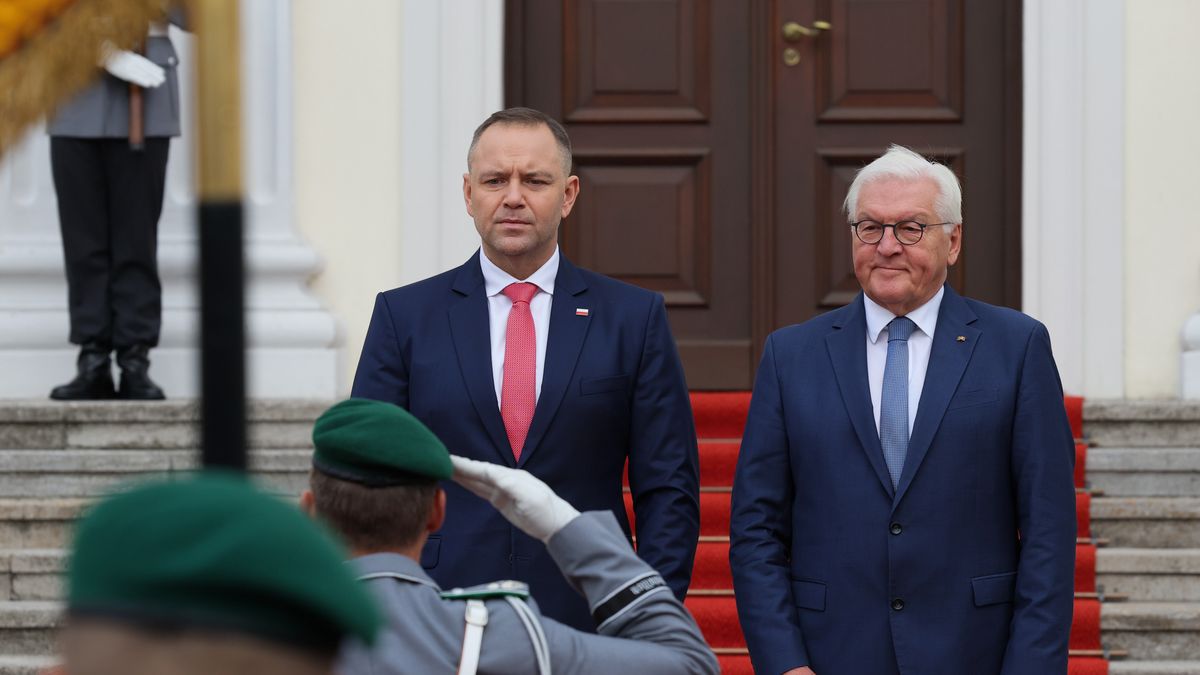 Karol Nawrocki, Frank-Walter Steinmeier
Pawe� Supernak
dyplomacja, polska niemcy, powitanie, prezydent rp, robocza, spotkanie, wizyta, zagraniczna