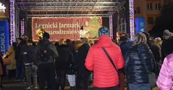Ruszył Legnicki Jarmark Bożonarodzeniowy! Jest ciekawy, można tu kupić super prezenty. Zobacz zdjęcia i ceny w naszym artykule i galerii