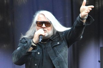 Artur Gadowski odpowiada na zarzuty o playback. WYJAŚNIŁ internautę