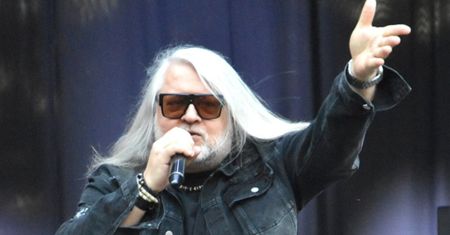 Artur Gadowski odpowiada na zarzuty o playback. WYJAŚNIŁ internautę