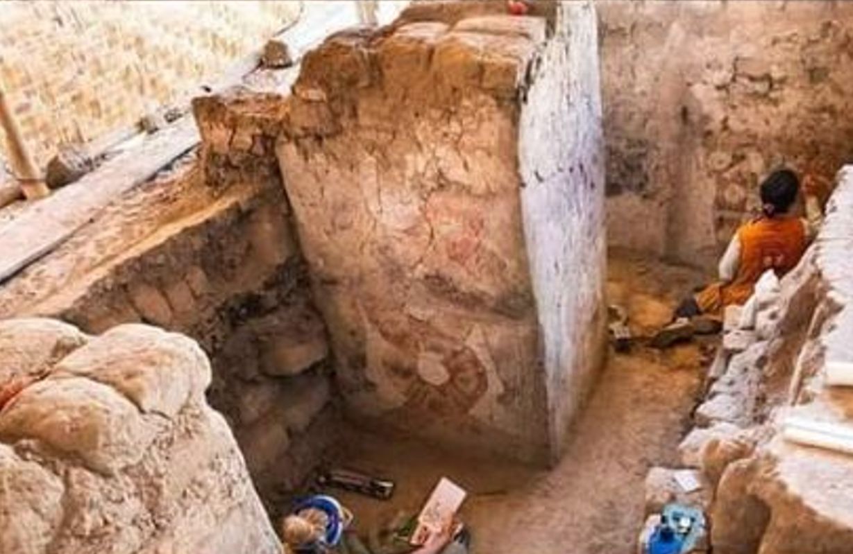 Discovery in Peru: Woman at the Head of Civilization