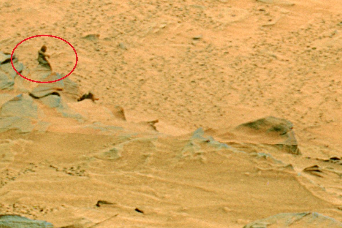 "Pomnik kobiety" na powierzchni Marsa.
