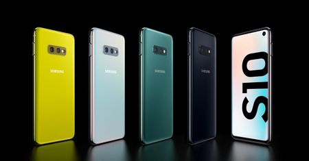 Galaxy S10e mniejszym, nieco tańszym, ale nadal ciekawym wcieleniem Galaxy S10