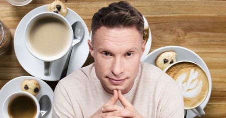 Michał Wrzosek ostrzega: "Takiej kawy nie kupuj". Naszpikowana cukrem i tłuszczem