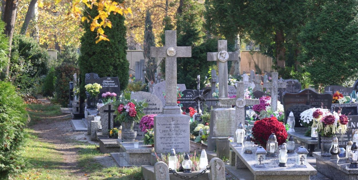 Czym jest Dzień Zaduszny i czym różni się od Wszystkich Świętych?