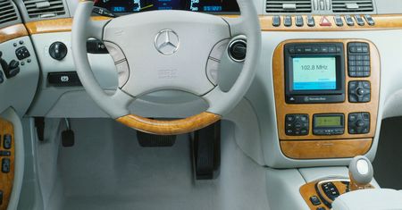 Topowy iPhone 12 kosztuje 7199 zł. Za tyle można kupić wygodne auto