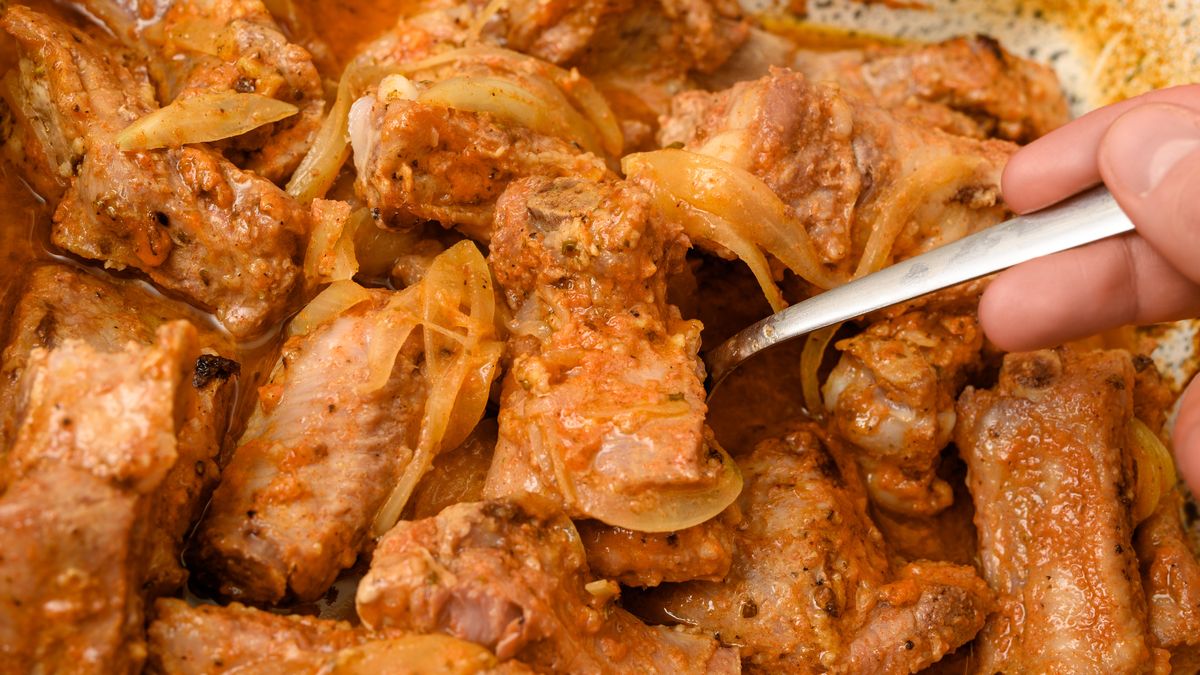 Przepisy na żeberka, które zachwycą gości