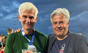 Jest bratem Jacka Magiery. Wykonuje pracę, którą cenią kibice