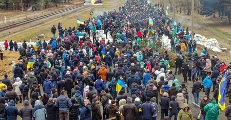 Rosjanie porywają cywilów. Rażą ich prądem i domagają się okupu