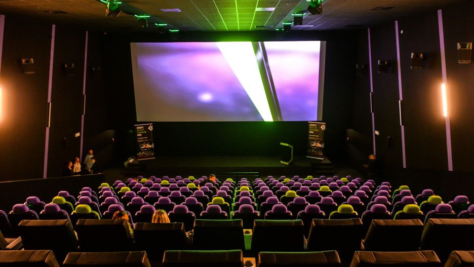 Będąc w kinie czy w teatrze można przenieść się do innego świata