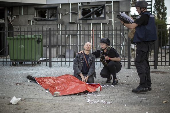 Charków. Ojciec rozpacza nad ciałem nastoletniego syna.  