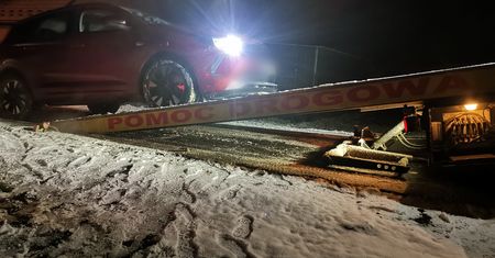 Policja nie miała litości. Rodzice z dziećmi już dalej nie pojechali