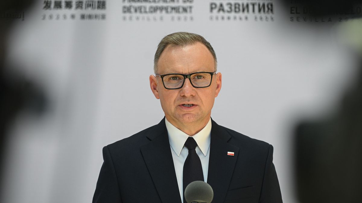 Andrzej Duda
Sewilla, Hiszpania, 30.06.2025. Prezydent RP Andrzej Duda podczas wypowiedzi dla medi�w w trakcie IV Mi�dzynarodowej Konferencji ONZ na rzecz Finansowania dla Rozwoju, 30 bm. w Sewilli. (obm/mgut) PAP/Marcin Obara
Marcin Obara
finansowanie, mi�dzynarodowa konferencja, organizacja narod�w zdjednoczonych, polityk 4. debata generalna, polityka, wizyta, wizyta zagraniczna, zagraniczna