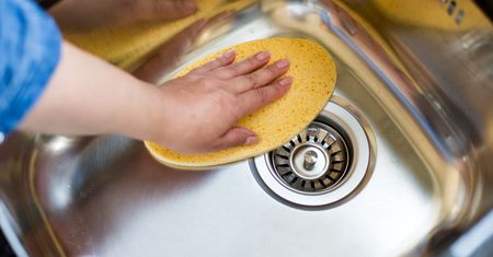 Wetrzyj w zlew. Po chwili będzie wyglądać jak nowy