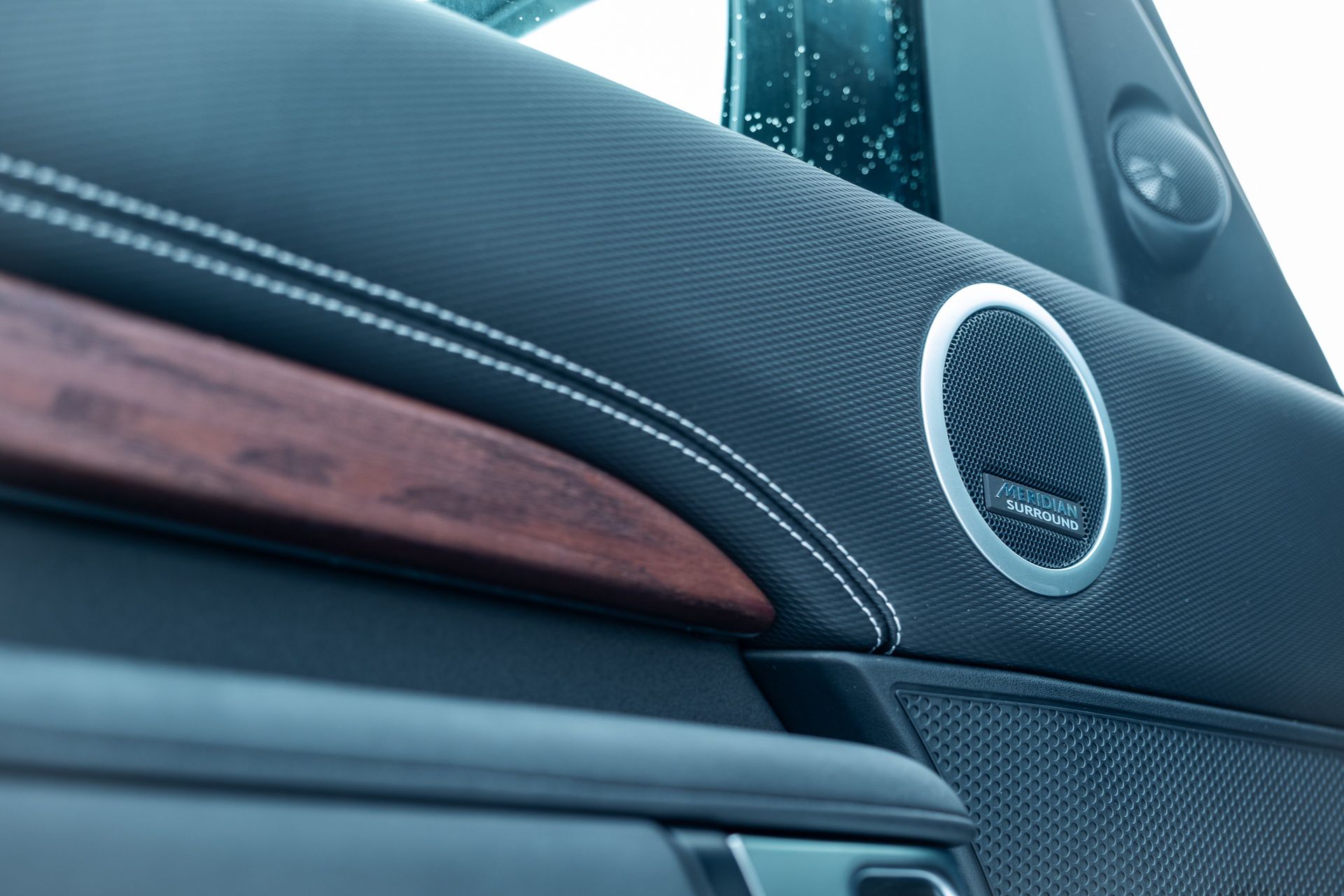 Land Rover Discovery Dynamic HSE D350 (2026)