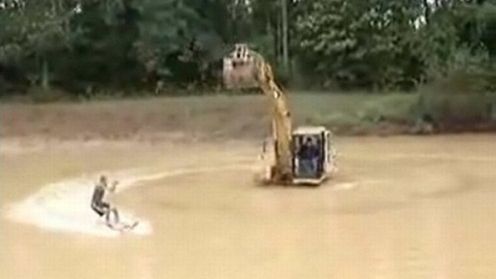 Koparka i kałuża, czyli narty wodne w Południowej Karolinie (wideo) 1