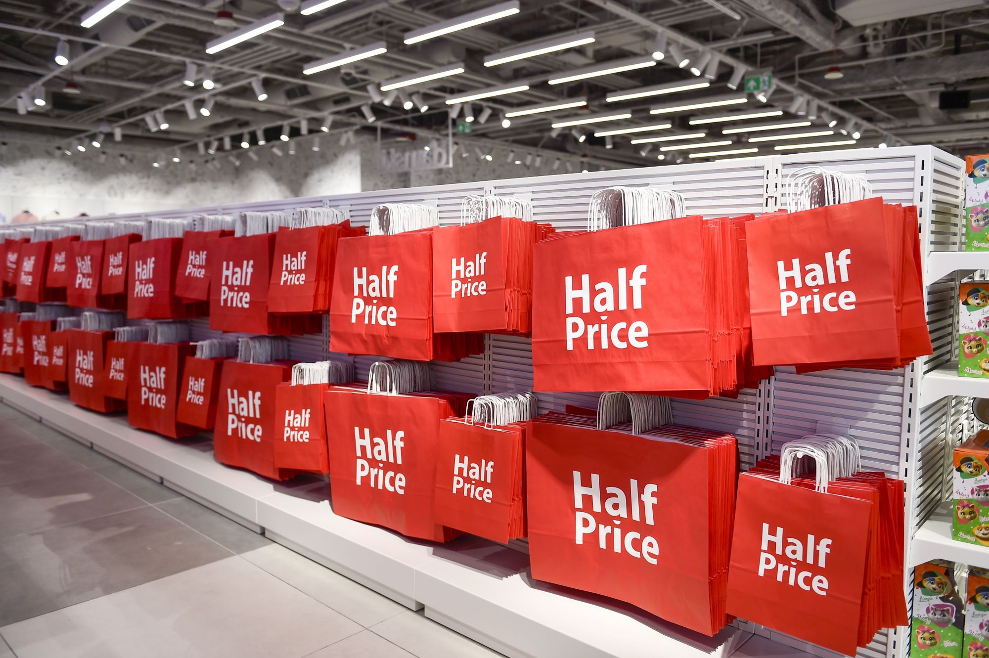 HalfPrice - otwarcie flagowego sklepu w centrum Warszawy, fot. Jacek Kurnikowski/AKPA/BEZPŁATNE MATERIAŁY PRASOWE