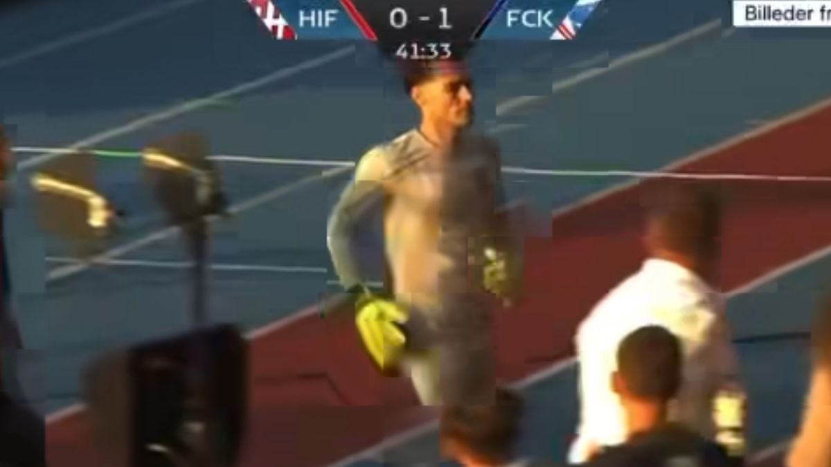 Na zdjęciu: Filip Djukić opuszczający boisko