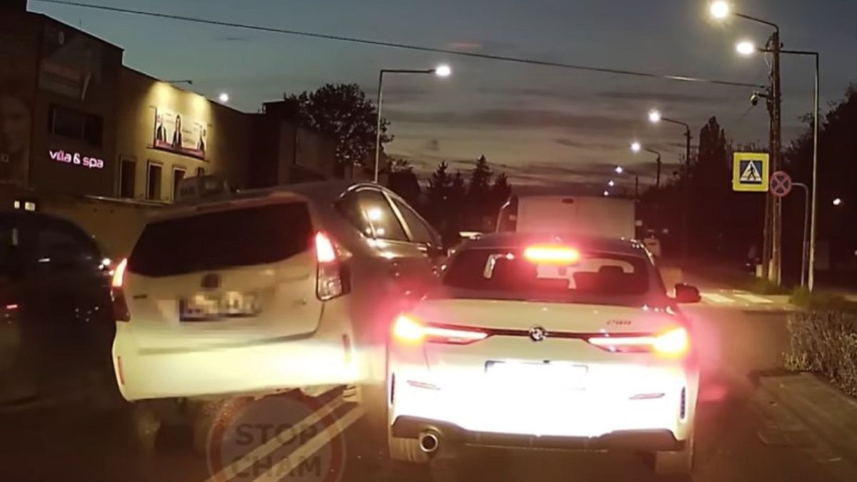 Szaleńcza jazda taksówki w Łomiankach.